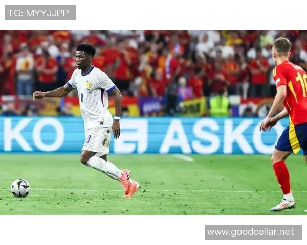 欧洲足球明星退役后的身材变化与健康生活方式探讨 欧洲足球明星退役后的身材变化与健康生活方式探讨