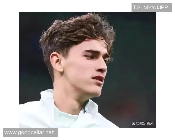 足球明星时尚穿搭大赏精彩瞬间集锦全方位展示球场外的魅力风采 足球明星时尚穿搭大赏精彩瞬间集锦全方位展示球场外的魅力风采