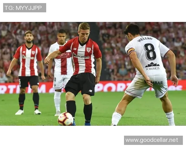 与足球明星同场竞技的精彩对打视频分享与解析 与足球明星同场竞技的精彩对打视频分享与解析