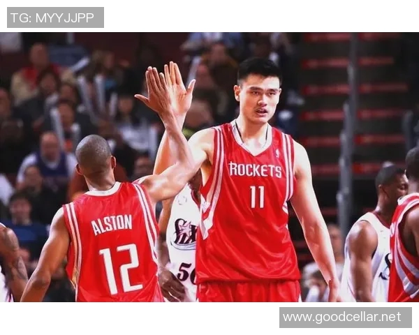 姚明领衔火箭队对决热火队的经典对抗赛回顾与精彩瞬间分析 姚明领衔火箭队对决热火队的经典对抗赛回顾与精彩瞬间分析